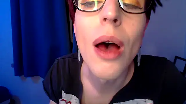 Snapshot of RyffBurnz chatting on January 12, 2025, 5:24 am RyffBurnz online show from January 12, 2025, 5:24 am
