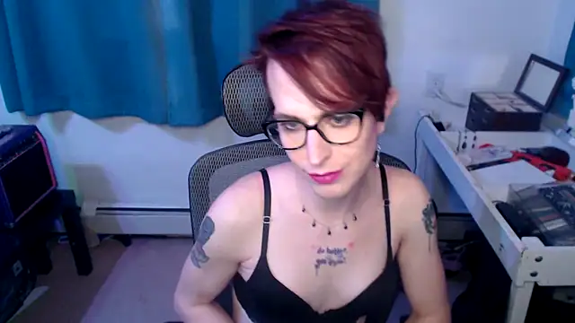 Snapshot of RyffBurnz chatting on March 7, 2025, 6:02 am RyffBurnz online show from March 7, 2025, 6:02 am