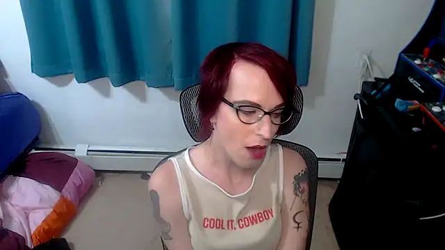 Snapshot of RyffBurnz chatting on October 7, 2025, 6:49 pm RyffBurnz online show from October 7, 2025, 6:49 pm