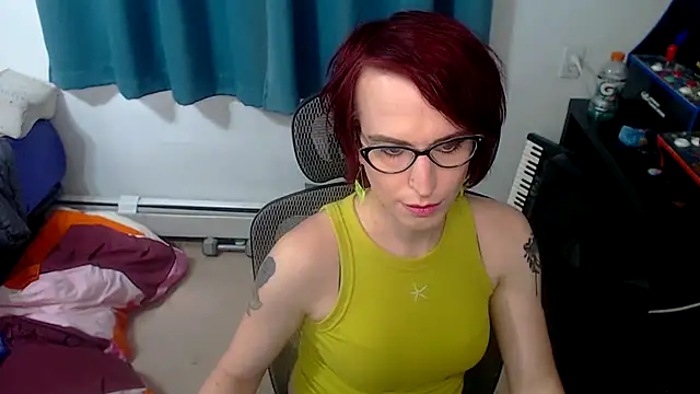 Snapshot of RyffBurnz chatting on October 15, 2025, 4:29 pm RyffBurnz online show from October 15, 2025, 4:29 pm