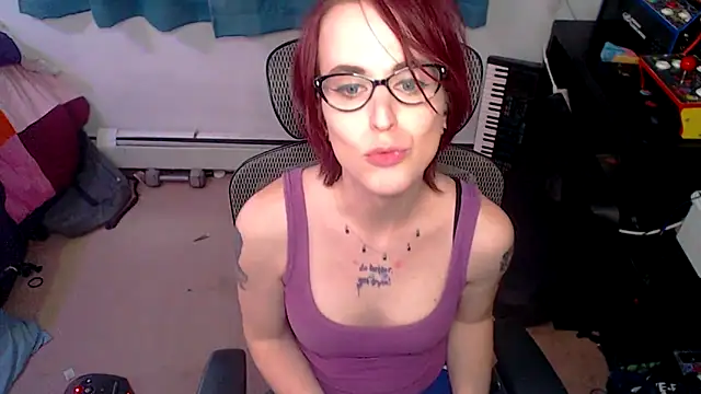 Snapshot of RyffBurnz chatting on November 4, 2025, 8:52 pm RyffBurnz online show from November 4, 2025, 8:52 pm