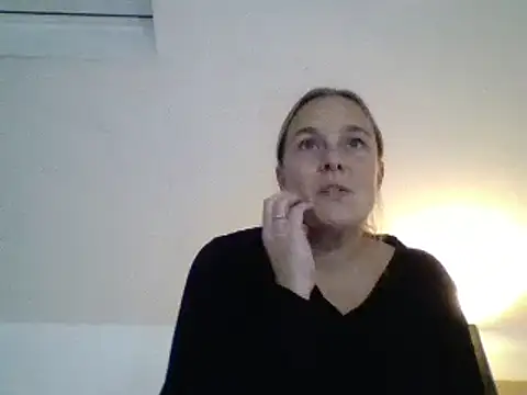 scrummymummy2 online show from December 2, 2025, 8:26 pm