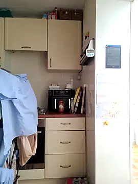 JulianJ50 online show from December 16, 2025, 9:47 am