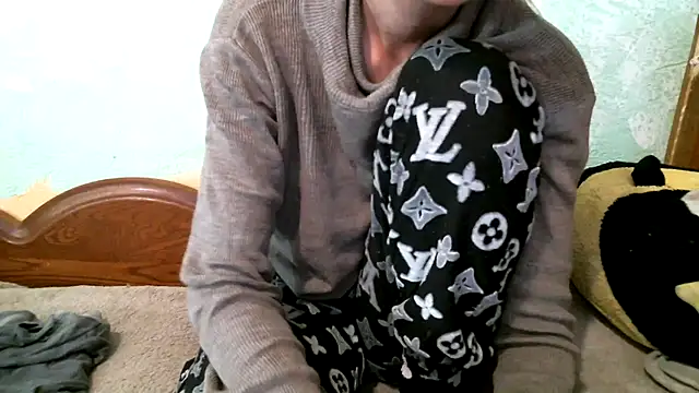 DennisXCaroll online show from October 19, 2025, 7:31 am