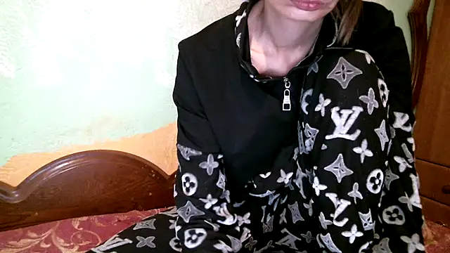 DennisXCaroll online show from November 21, 2025, 7:07 am