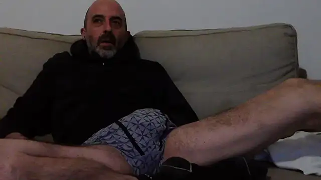 newsimo74 online show from December 26, 2024, 6:33 pm