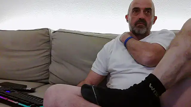 newsimo74 online show from February 17, 2025, 7:42 pm