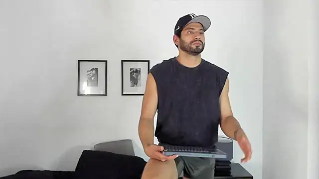 Snapshot of Dereck_vega chatting on September 25, 2025, 10:35 pm Dereck vega online show from September 25, 2025, 10:35 pm