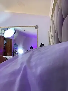 EmmaTorres  online show from December 19, 2024, 10:32 pm