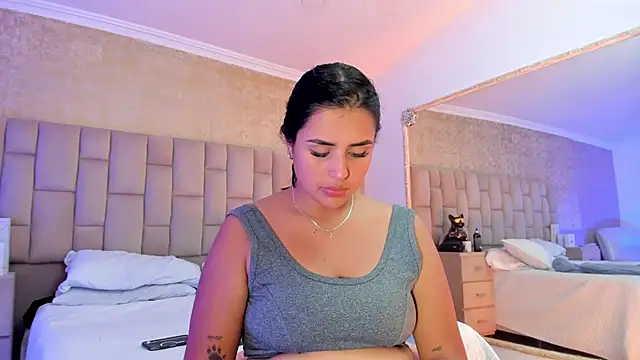 EmmaTorres  online show from December 21, 2024, 2:30 am