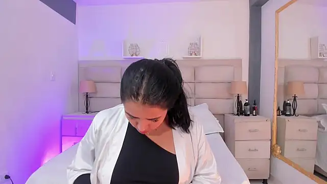 EmmaTorres  online show from December 29, 2024, 10:03 pm