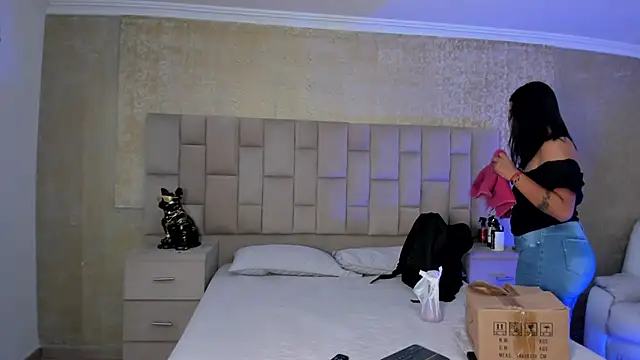 EmmaTorres  online show from March 12, 2025, 9:45 pm