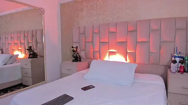 EmmaTorres  online show from October 29, 2025, 8:21 pm