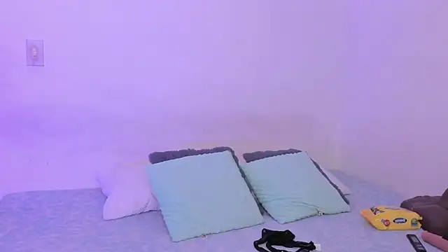 crystalvazquez online show from February 1, 2026, 11:20 am