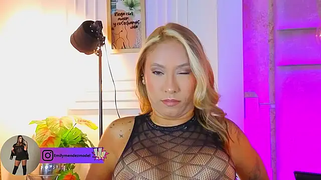 AlessiaLondon online show from June 13, 2026, 9:29 am