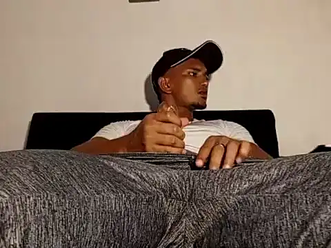 Latinsex2501 online show from February 19, 2026, 7:32 pm