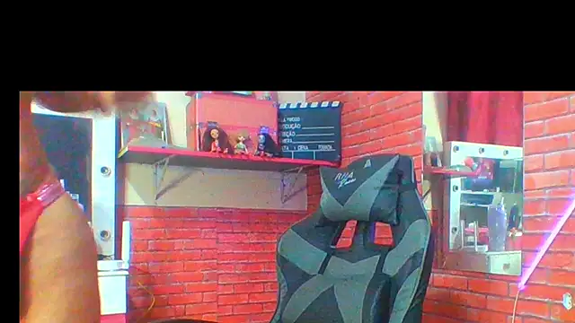 Snapshot of Transthifany chatting on October 10, 2025, 3:44 pm Transthifany online show from October 10, 2025, 3:44 pm