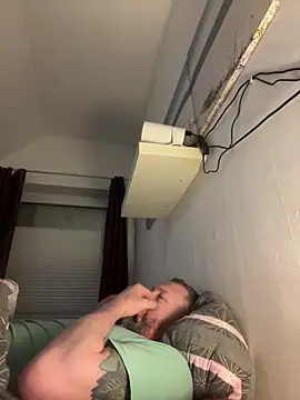 Snapshot of Rockburg chatting on February 3, 2025, 7:21 pm Rockburg online show from February 3, 2025, 7:21 pm