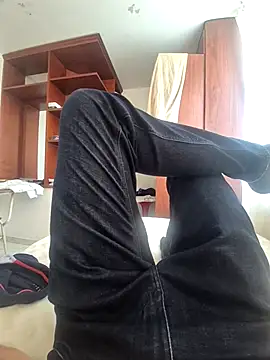 Snapshot of Juan2323hot chatting on October 29, 2025, 5:47 pm Juan2323hot online show from October 29, 2025, 5:47 pm