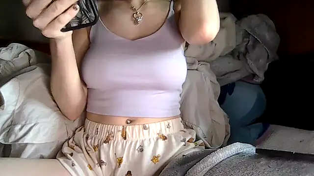 indie-rayne online show from May 8, 2026, 11:26 am