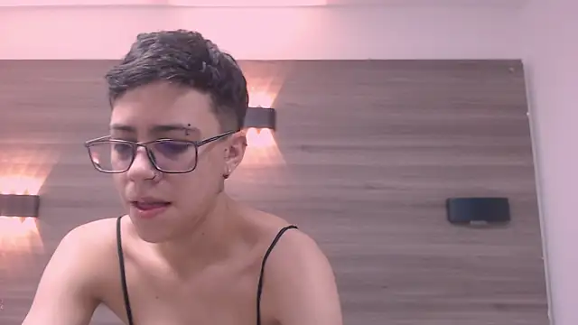 Cutie Shy  online show from January 17, 2025, 11:49 am