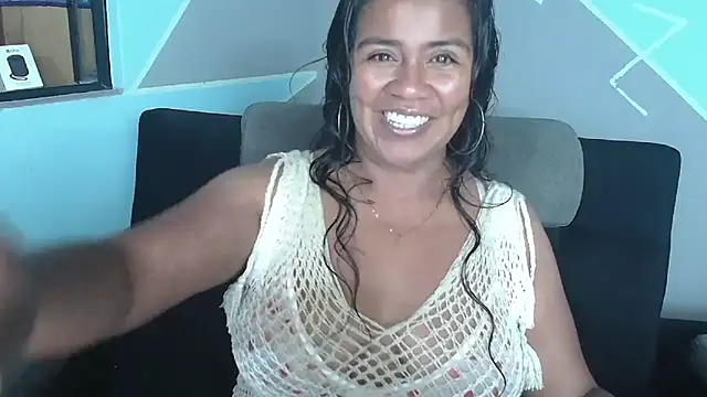 Snapshot of saggil23 chatting on April 12, 2026, 6:18 am saggil23 online show from April 12, 2026, 6:18 am