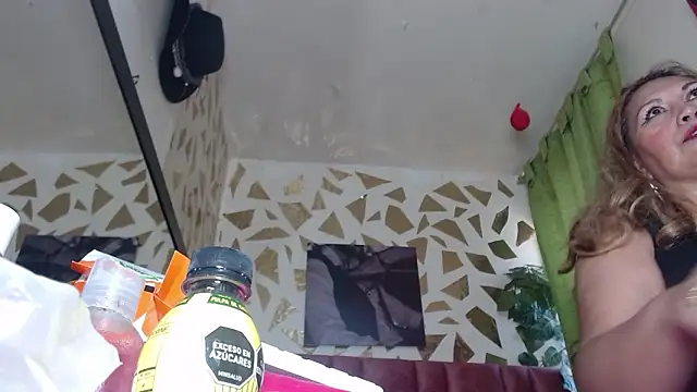 Snapshot of Kazsandraa chatting on March 1, 2026, 5:59 pm Kazsandraa online show from March 1, 2026, 5:59 pm