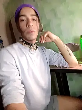 Honeey04 online show from September 15, 2025, 5:57 pm