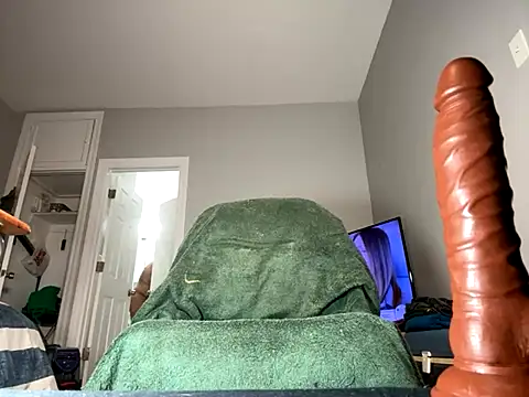 ChiRaqb8 online show from November 10, 2025, 11:37 pm