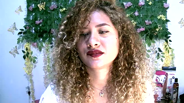 Crysrus online show from February 22, 2026, 7:45 pm