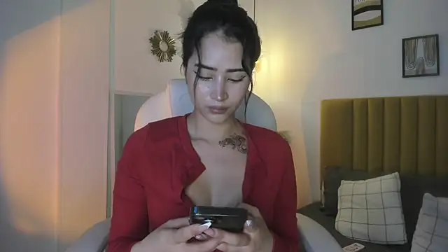 lara madisson online show from April 29, 2026, 8:18 am