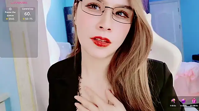 Snapshot of HU131452 chatting on January 7, 2025, 8:42 pm HU131452 online show from January 7, 2025, 8:42 pm