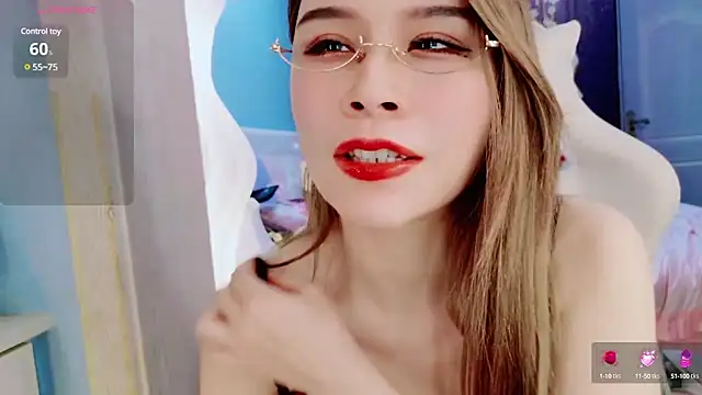 Snapshot of HU131452 chatting on January 13, 2025, 8:26 pm HU131452 online show from January 13, 2025, 8:26 pm