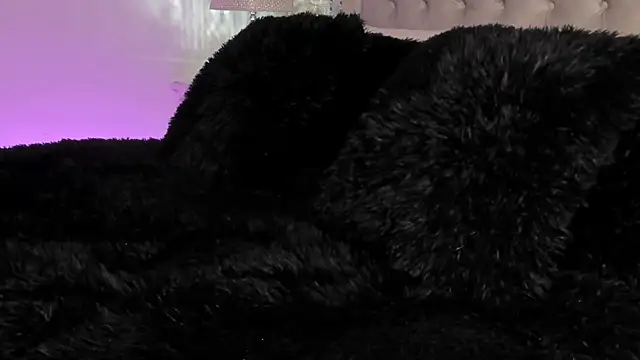 Snapshot of Kev_jenner chatting on February 14, 2025, 2:28 am Kev jenner online show from February 14, 2025, 2:28 am