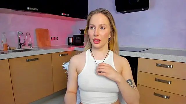 Snapshot of AnnLevine chatting on May 8, 2026, 1:16 pm AnnLevine online show from May 8, 2026, 1:16 pm