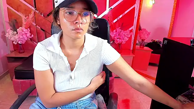 Olivia Fox69 online show from June 28, 2026, 4:29 am