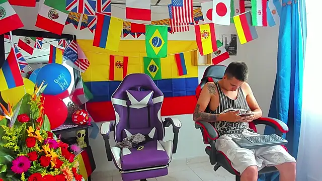 parejacaliente20154 online show from June 22, 2026, 1:08 pm