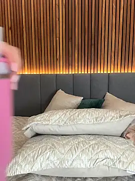 EmiilyAdams  online show from November 7, 2025, 9:48 pm