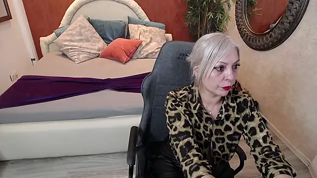 MeAmandaX online show from January 8, 2025, 11:21 am