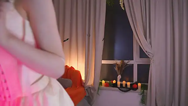 CindyGarrison online show from October 31, 2025, 1:39 am