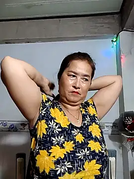 Snapshot of phnz chatting on October 19, 2025, 2:29 pm phnz online show from October 19, 2025, 2:29 pm