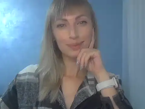 EffectMaya online show from October 22, 2025, 7:13 pm