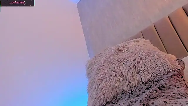 Victoria romanox online show from February 24, 2025, 9:20 pm