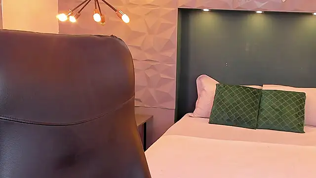 Victoria romanox online show from March 15, 2025, 8:21 pm