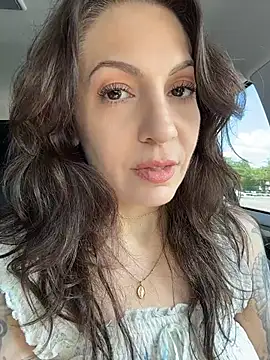 Snapshot of BeautifulMesss chatting on June 21, 2026, 4:20 pm BeautifulMesss online show from June 21, 2026, 4:20 pm