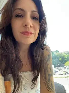 BeautifulMesss online show from August 7, 2026, 7:16 pm