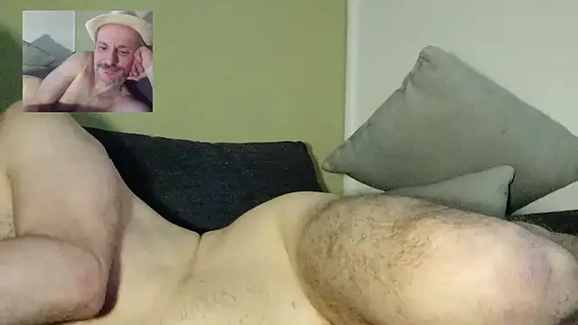 Snapshot of Zed0l1Mod chatting on December 23, 2024, 10:10 am Zed0l1Mod online show from December 23, 2024, 10:10 am