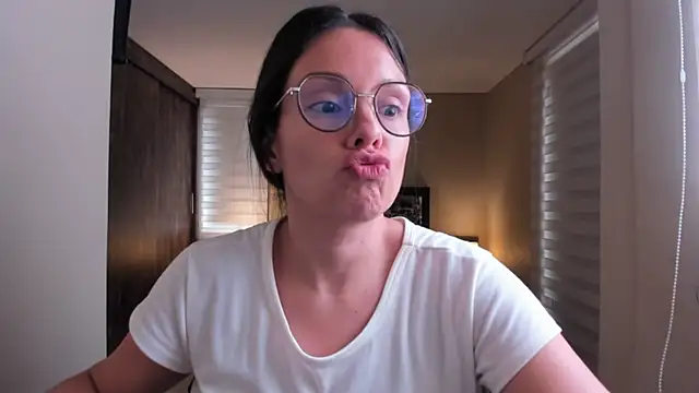 anabel 025 online show from January 3, 2025, 7:50 pm