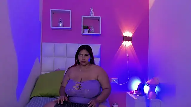 Alanna hot3 online show from May 7, 2026, 7:41 pm