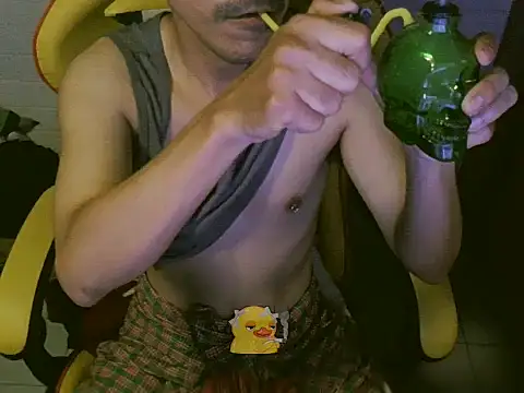 Snapshot of cloudyth1994 chatting on September 20, 2025, 4:52 pm cloudyth1994 online show from September 20, 2025, 4:52 pm